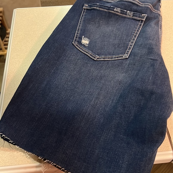 Distressed denim shorts - Picture 7 of 7